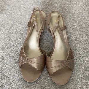 Liz Claiborne Kitten Heeled Shoe